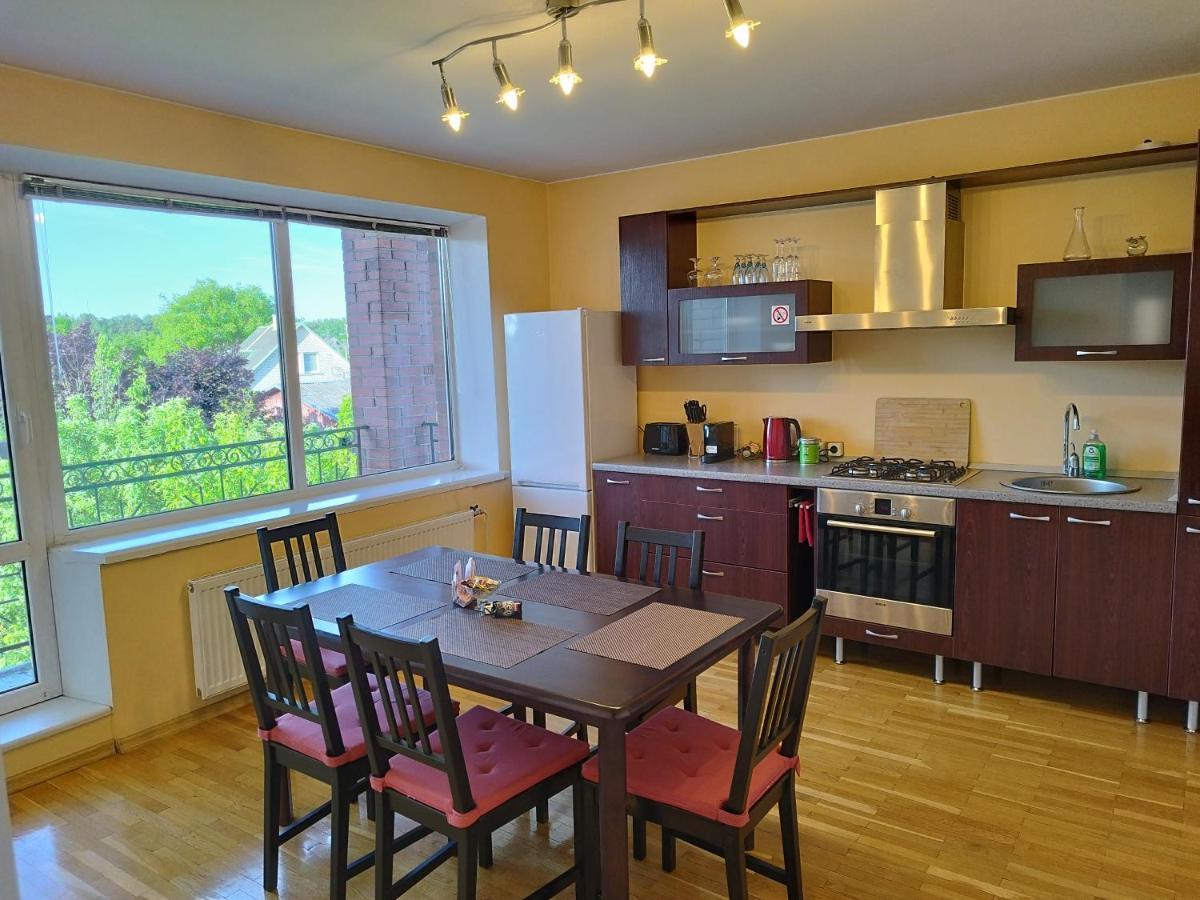 Spacious & Cozy Apartment With Forest View Zapyskis Exterior photo
